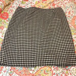 Houndstooth pencil skirt size 12
